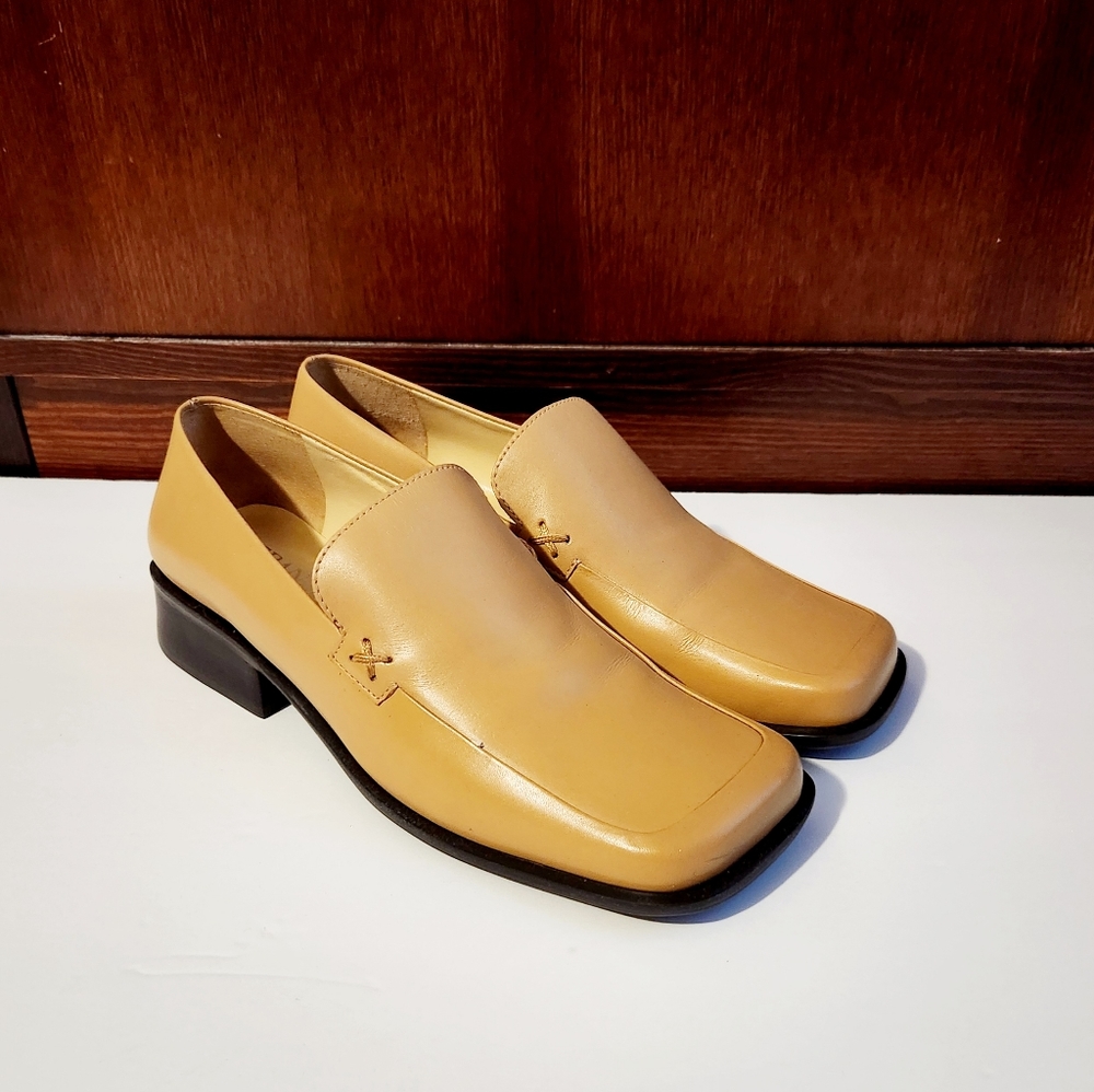 Franco Sarto Tan Loafer Size 7 Narrow